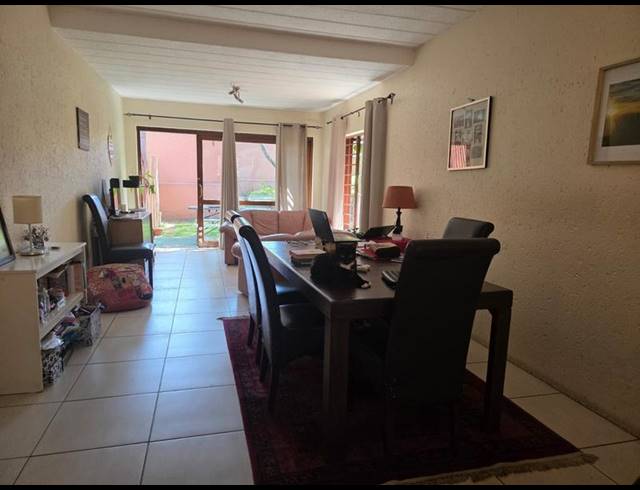 1 BEDROOM APARTMENT FOR SALE IN SUNNINGHILL